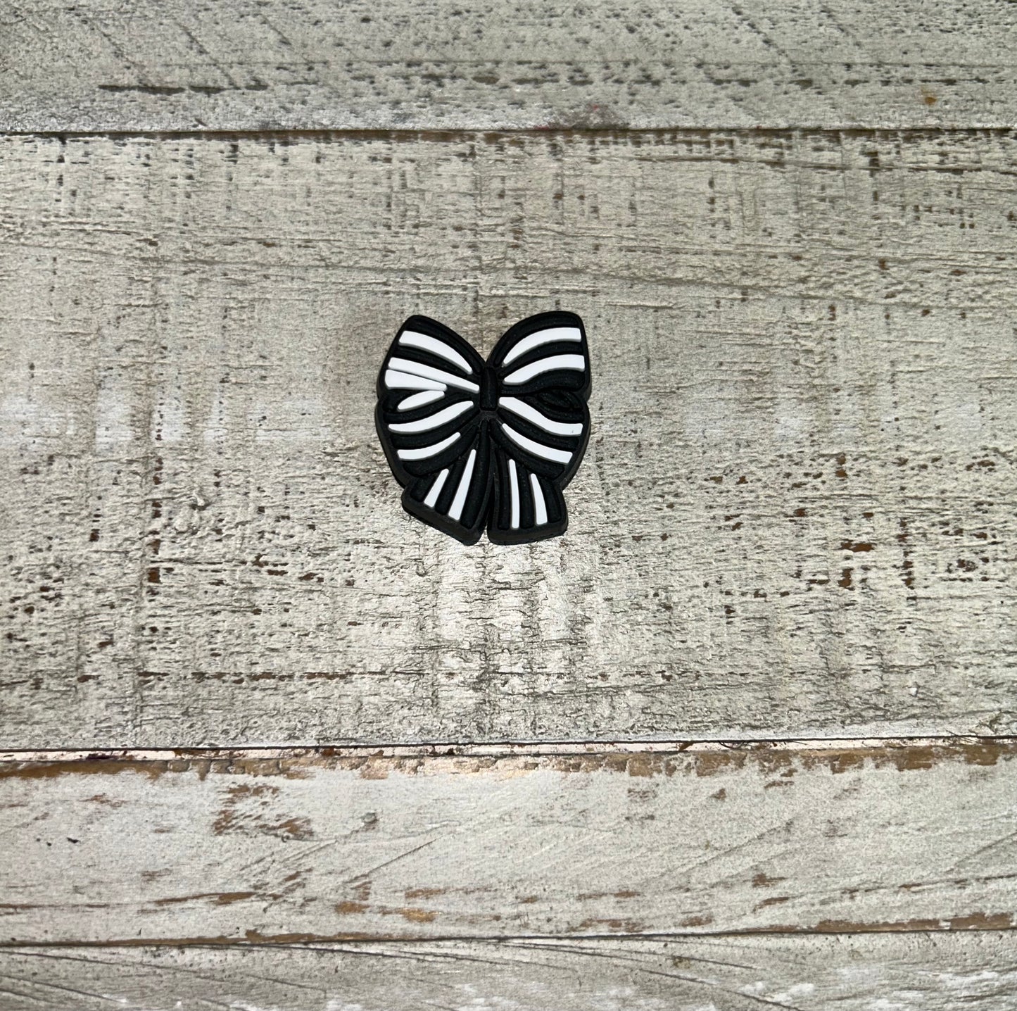 Black & White Bow Shoe Charm