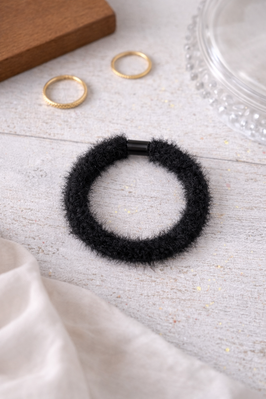 Plush Twist Hair Tie Bracelet – Soft Stretch Velvet Elastic