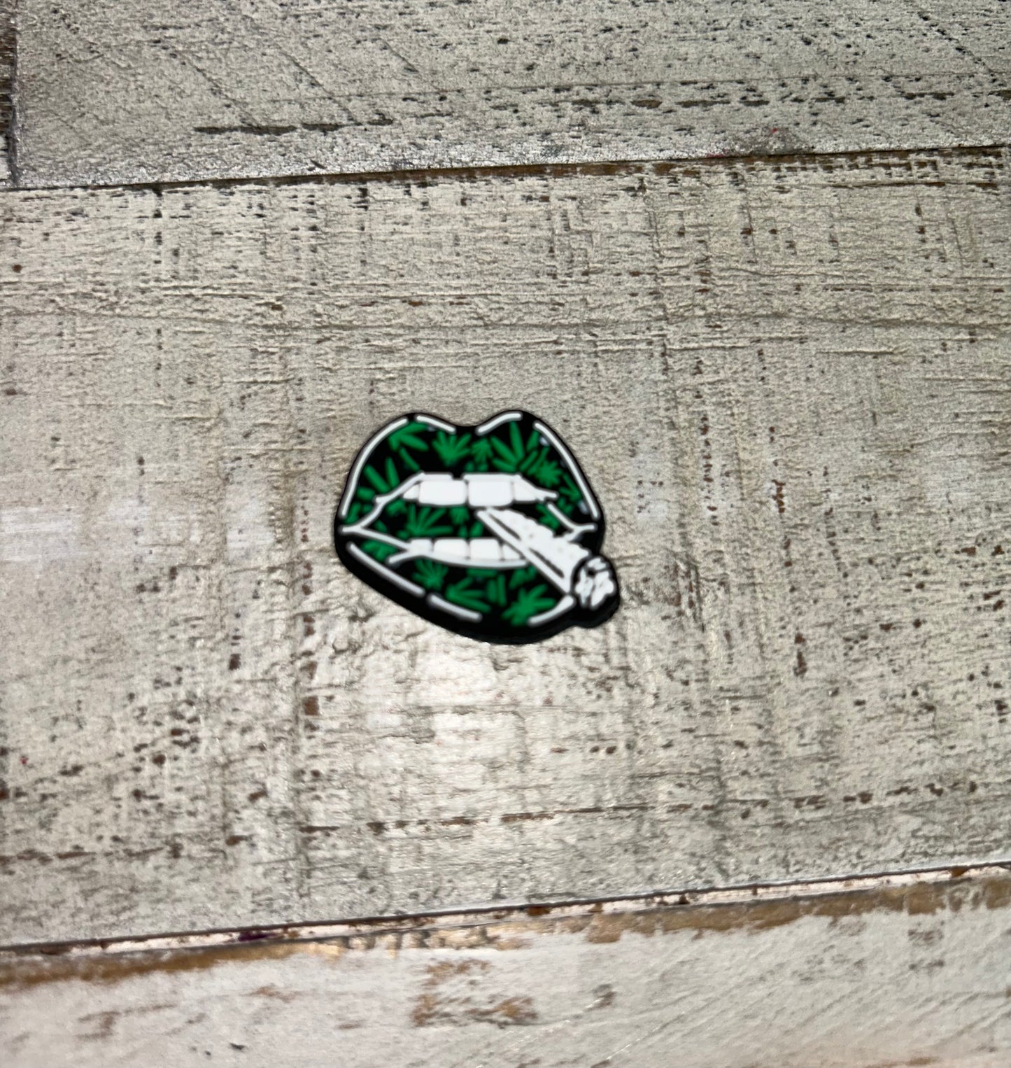 Smoking Lips Shoe Charm