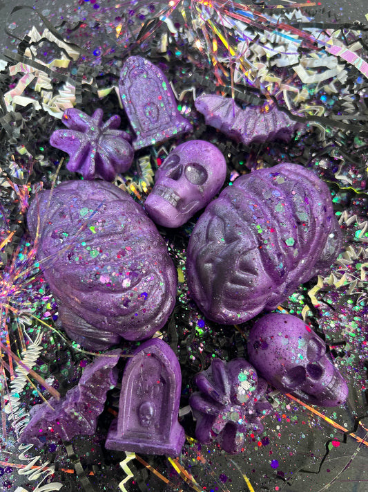 💜 Ash & Amethyst Wax Melts — The Elegy Season Collection
Burned to ash, crowned in amethyst.