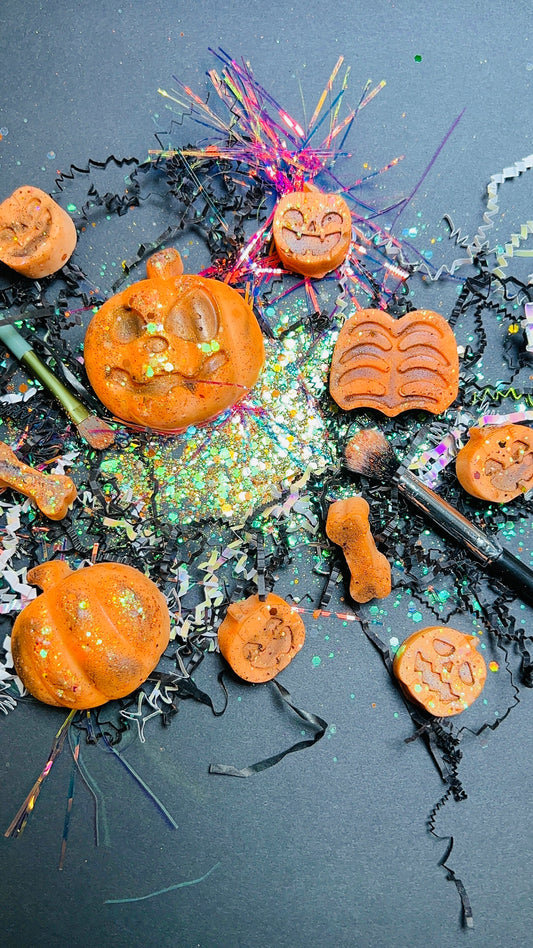 🧈 Butter & Bone Wax Melts — The Elegy Season Collection
Soft as butter, brittle as bone.