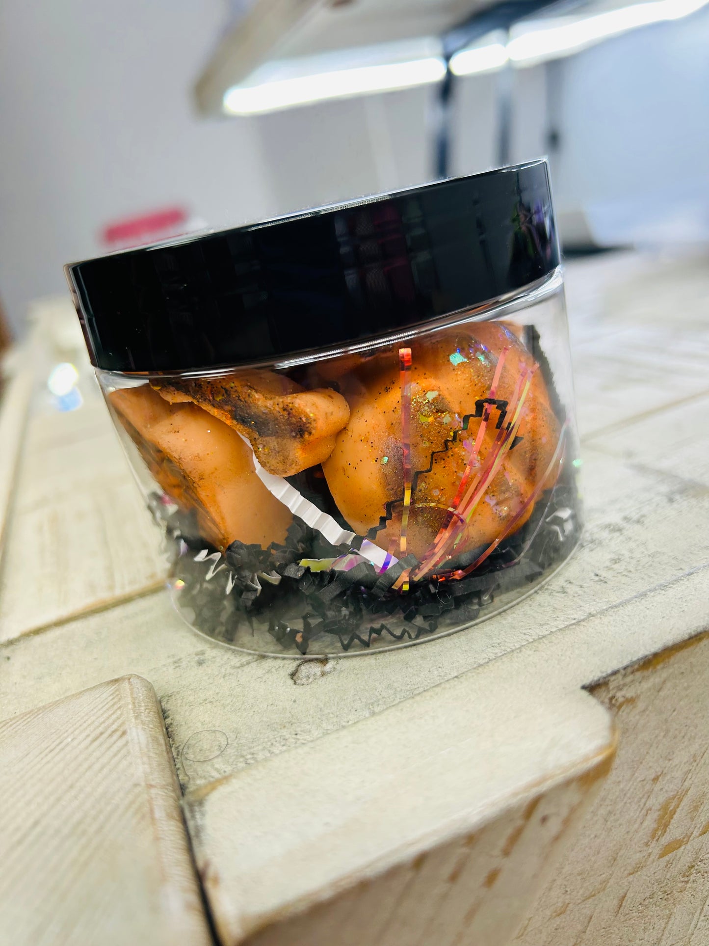 🧈 Butter & Bone Wax Melts — The Elegy Season Collection
Soft as butter, brittle as bone.