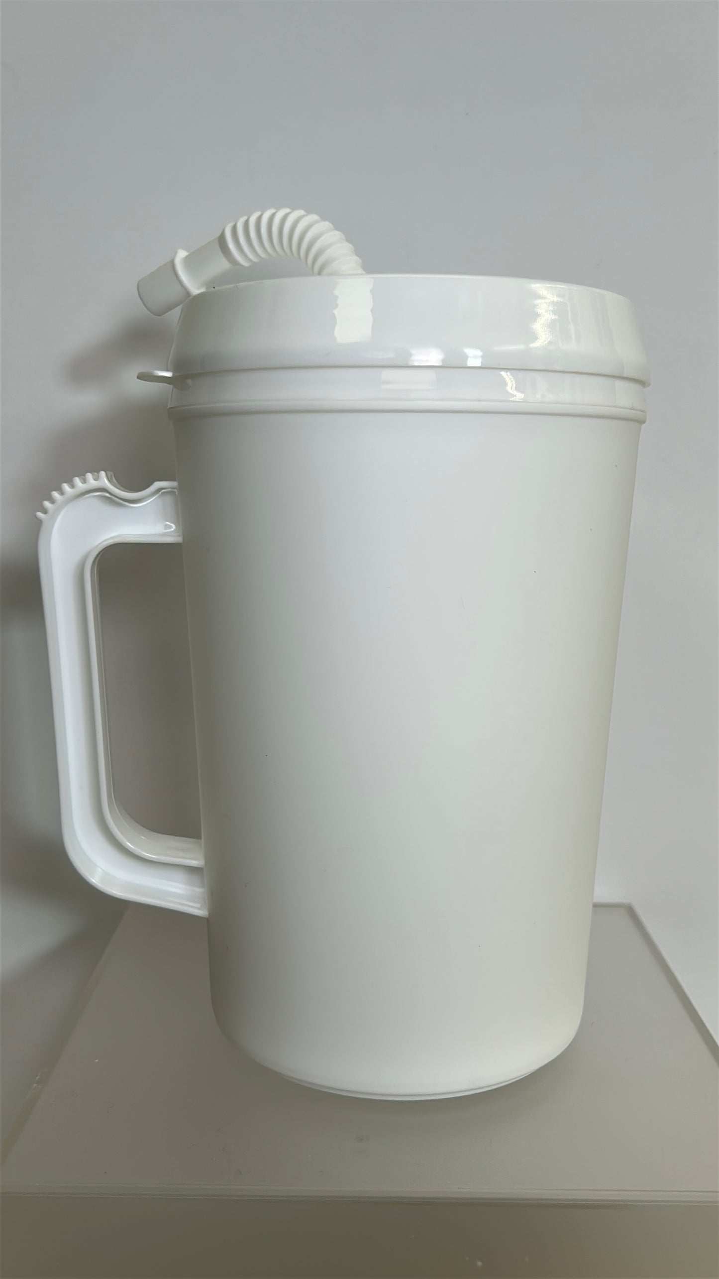 White 🥤 Mega Mug – 34oz Oversized Cup with Handle & Straw