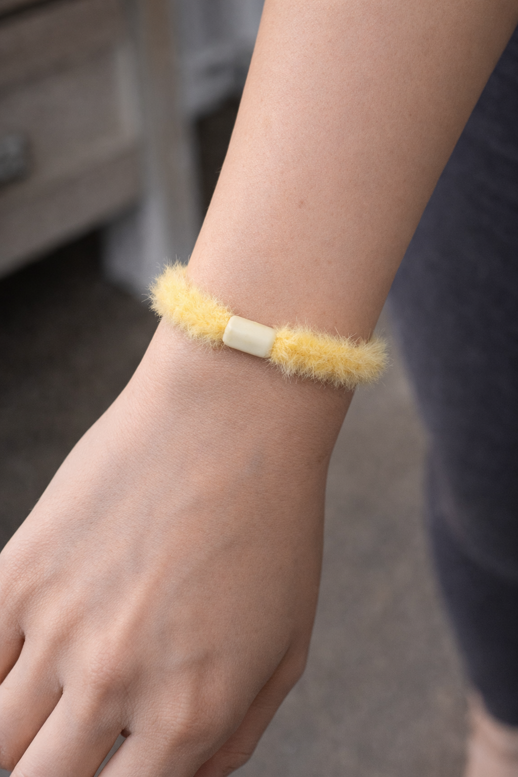 Plush Twist Hair Tie Bracelet – Soft Stretch Velvet Elastic