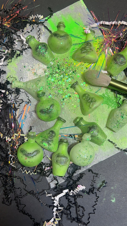 💚 Venom & Velvet Wax Melts — The Elegy Season Collection
Every sweetness hides its teeth.