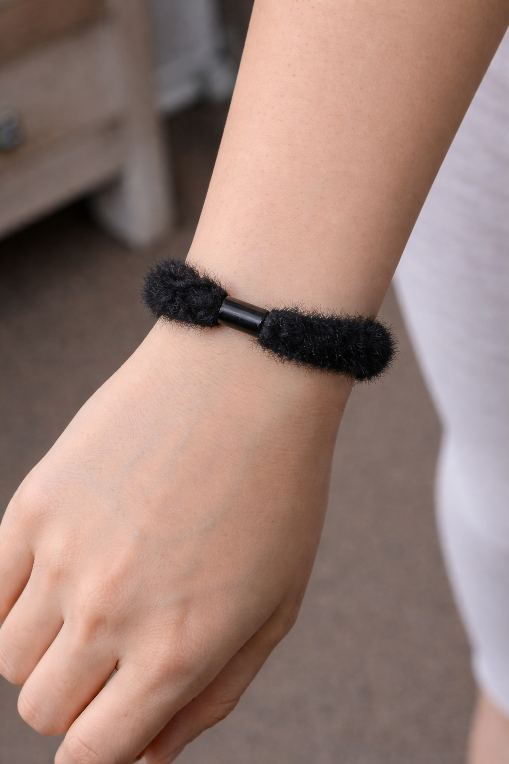 Plush Twist Hair Tie Bracelet – Soft Stretch Velvet Elastic