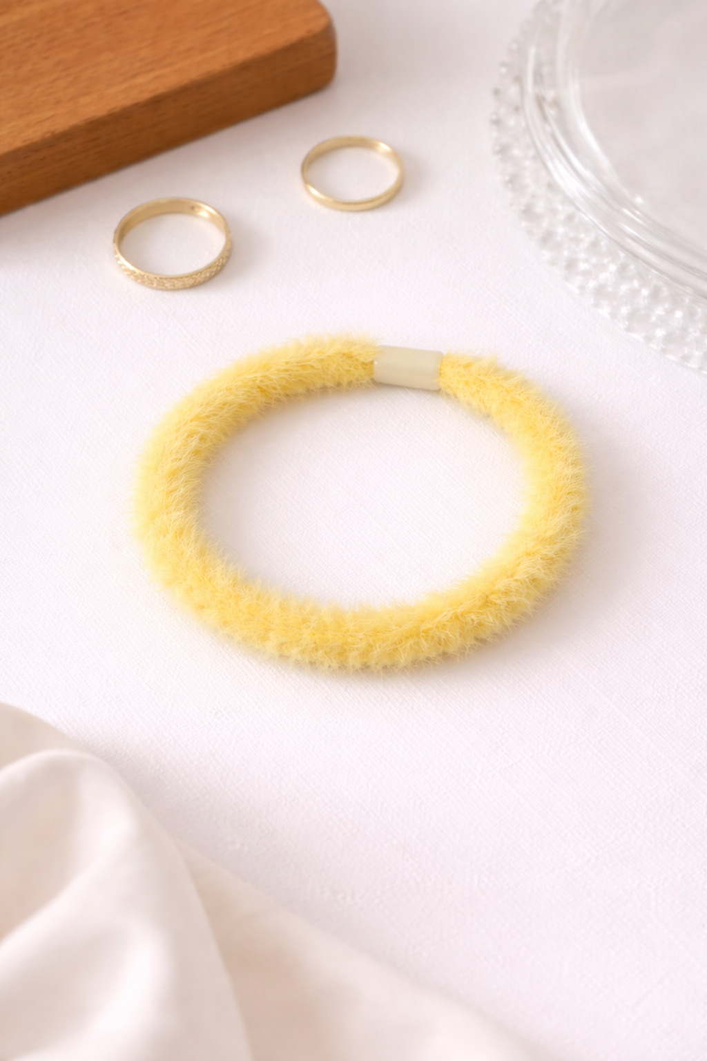 Plush Twist Hair Tie Bracelet – Soft Stretch Velvet Elastic